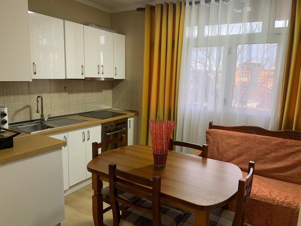 Apartament 1+1 me qira prane Pediatrise!