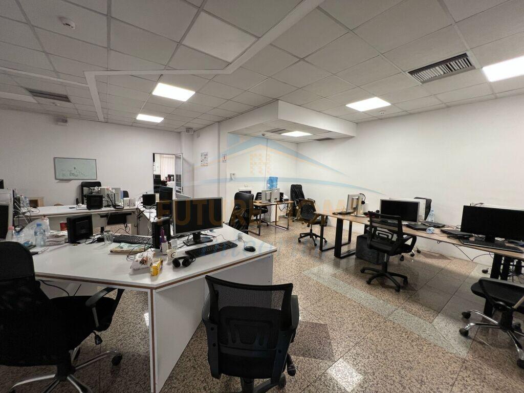 Affitto, Ambiente Commerciale per uffici, Blloku Tirane