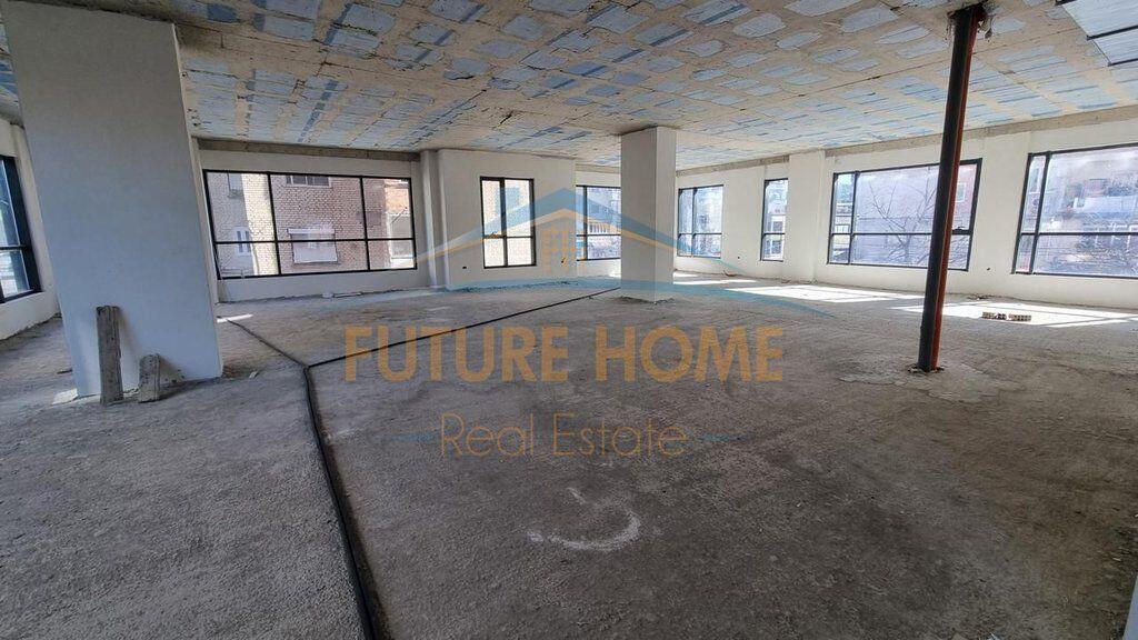 For rent, Business Premises  2 parking spaces Hoxha Tahsim Street
