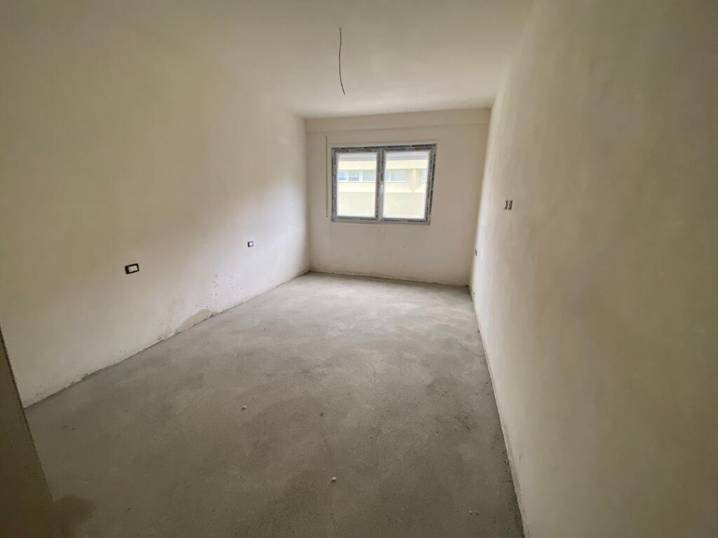 Shitet 2+1 ne paskuqan,128000 leke - Widok 4