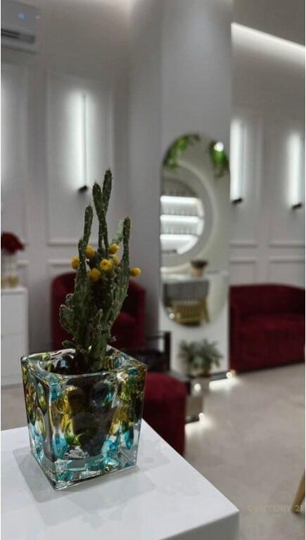 Nail beauty center for rent, Astir