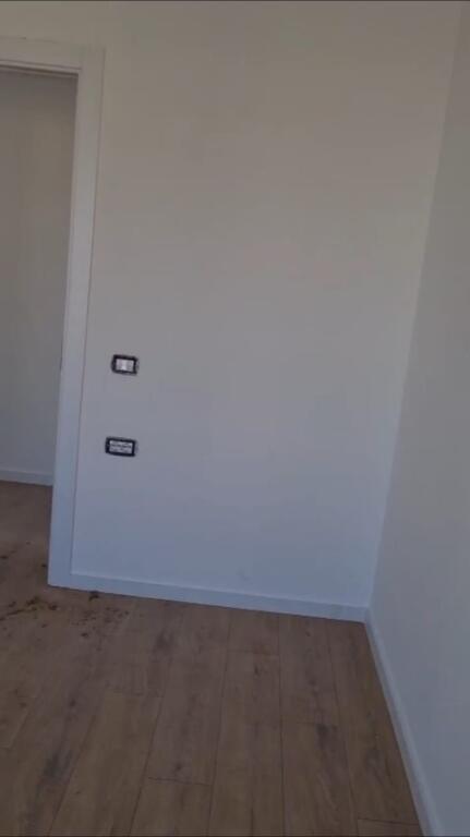 UFFICIO IN AFFITTO 106 M2 VIA BARRICATE 80.000 LEKE
