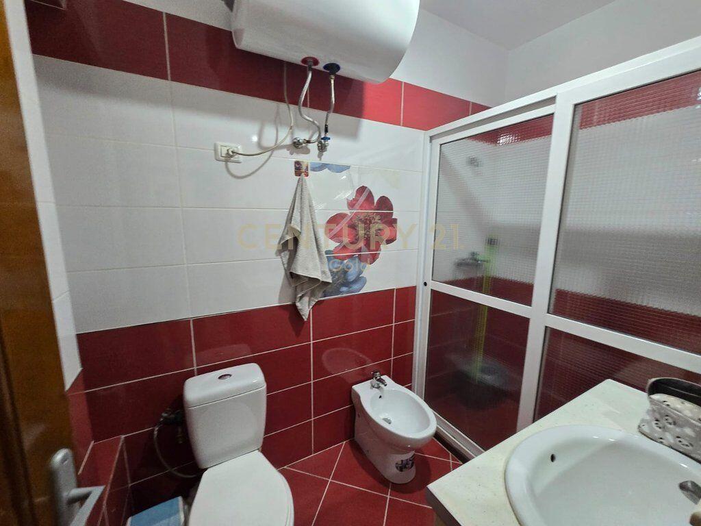 Appartamento 2+1+2 in vendita presso Big Market (Kodra e Diellit)