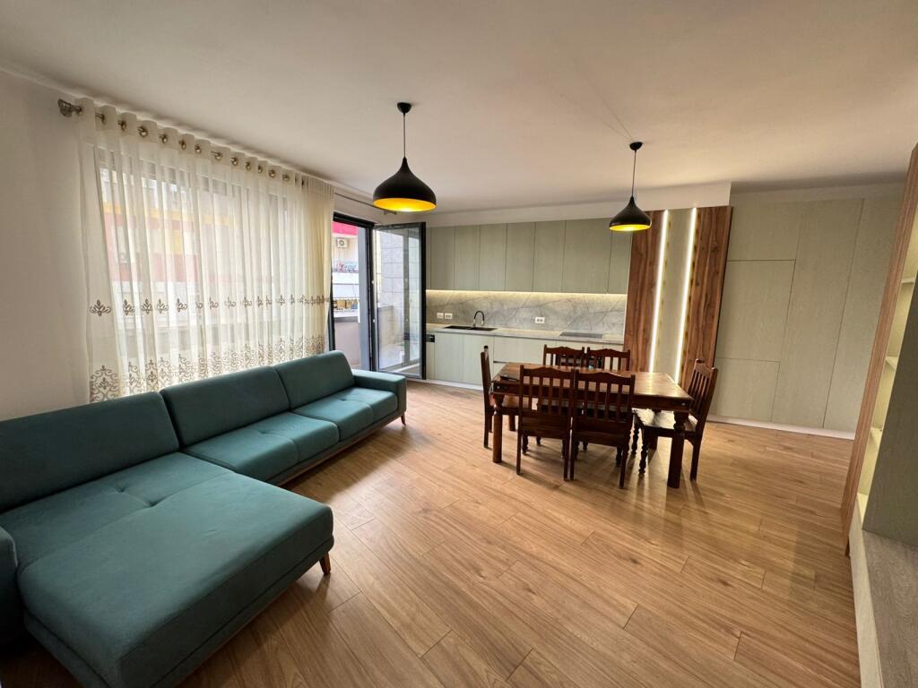🏡✨ Appartamento 2+1+2 in affitto 📍 Indirizzo: Giardino Zoologico💶 Prezzo: 1000 € / mese