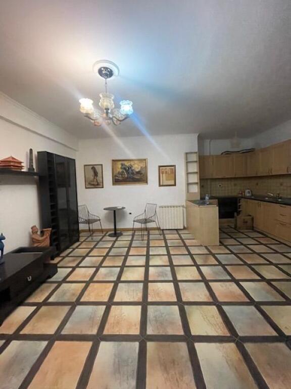 🏠Appartamento 2+1+2 in Affitto vicino a Komuna e Parisit
