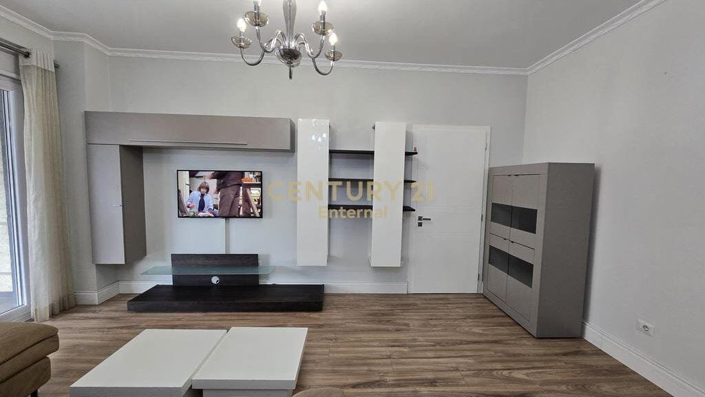 Appartamento 2+1+Garage in affitto al Complesso Dinamo 1.000 € /Mese