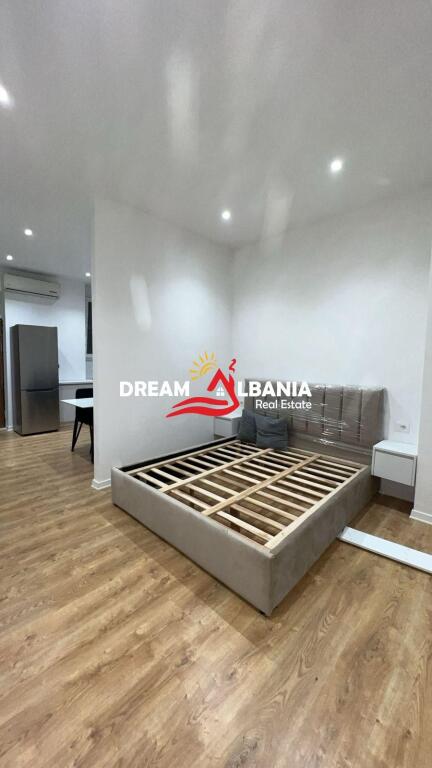 Apartment 1+1 for rent on Barrikadave street near Sami Frasheri High School (42111512)