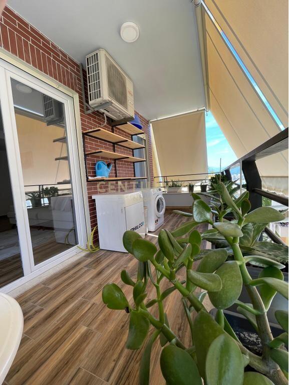 Shitet apartament 2+1+Post Parkimi Te Kodra e Diellit. 250,000 € /Muaj