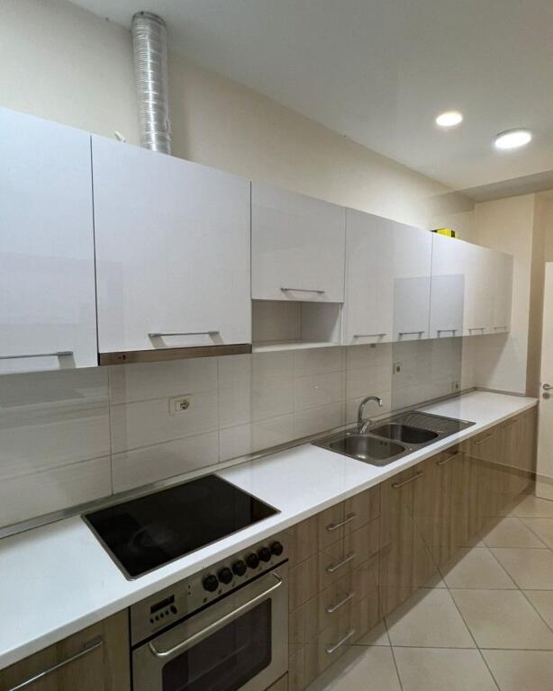Apartment 1+1, Fresku