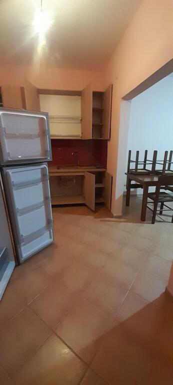 Casa 1+1 in affitto dietro Asllan Rusi, Zogu i zi 35.000 lekë