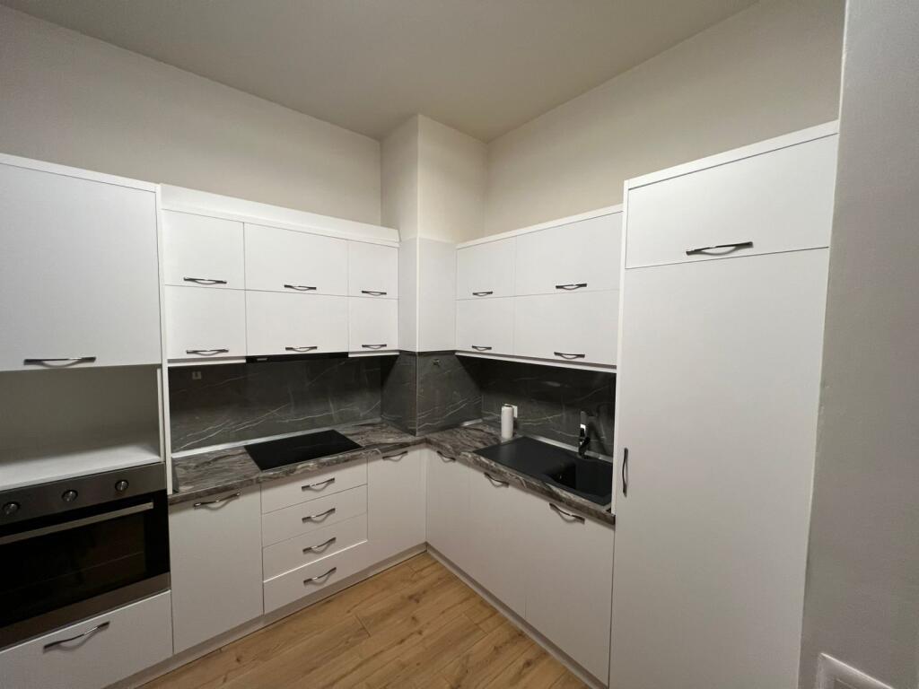 Appartamento in affitto 1+1 a Square 21 (ID B2101455) Tirana