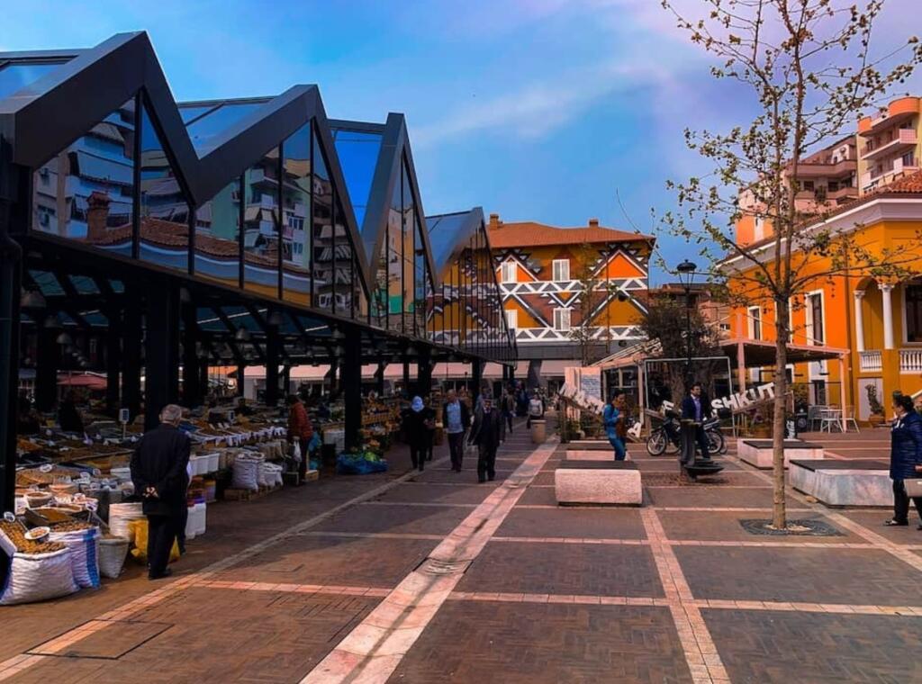 🌟 4+1 for Sale in Pazari i Ri – Spacious Residential Area in the Center of Tirana
