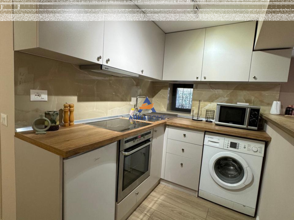 JEPET APARTAMENT ME QERA 2+1+VERANDE "ALI DEMI, RRUGA ALI VISHA" 70.000 LEKE