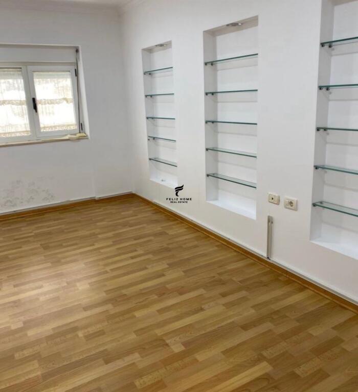NEGOZIO IN AFFITTO 120 M2 CENTRO 1.400 EURO