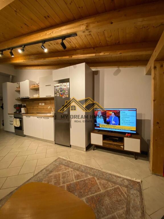 SHITET APARTAMENT 2+1 PRAN SHKOLLES ITALIANE DURRES!
