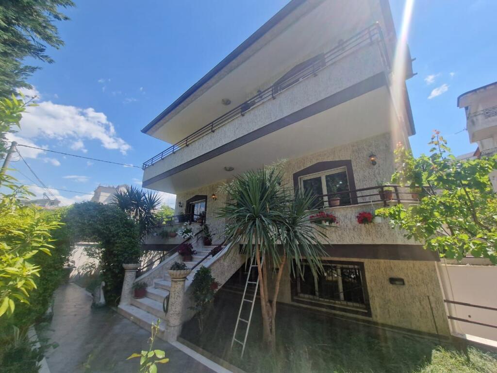 VILLA IN AFFITTO SELITE