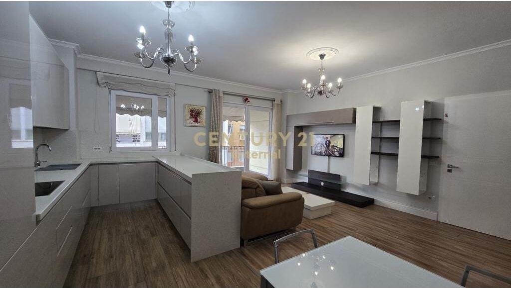 Appartamento 2+1+Garage in affitto al Complesso Dinamo 1.000 € /Mese