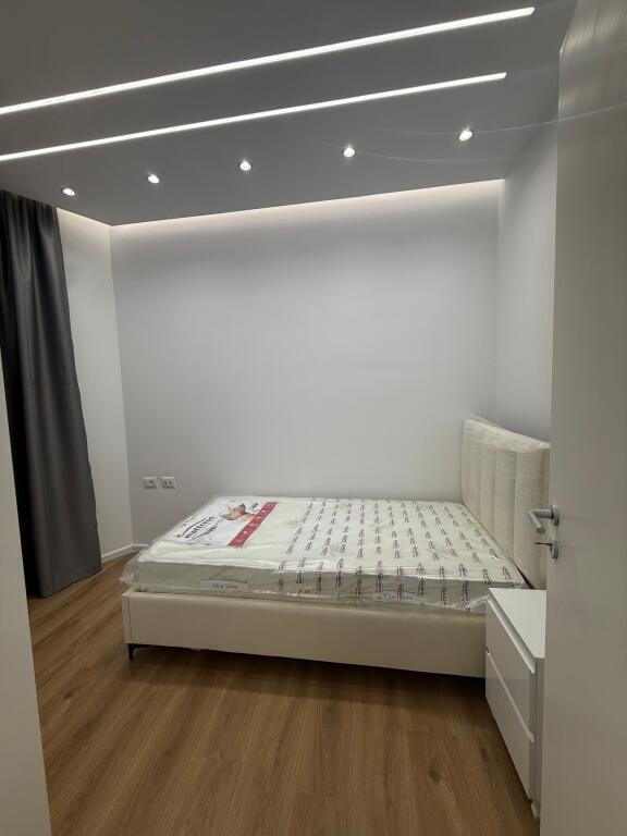 🏠IN AFFITTO Appartamento 2+1 📍Ali Dem, Residenza Kadiu 🏢6° piano, edificio nuovo con 2 ascensori 💶 Prezzo: 600€  ✨Arredato in modo moderno, mai abitato prima