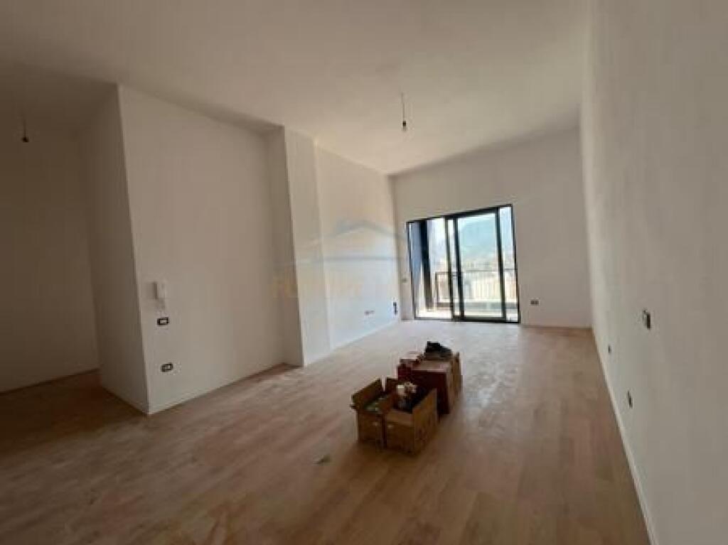 For sale, Penthouse 3+1+2, Barrikadave Street, Tirana.