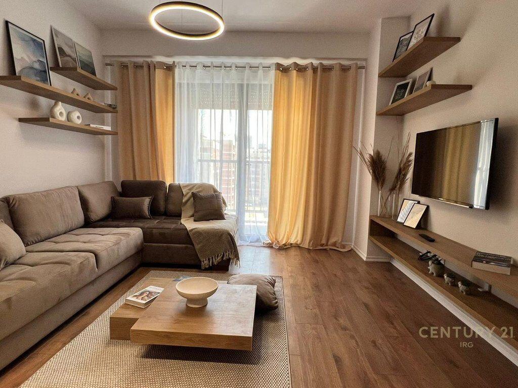 Apartament me qera  1+1dhe post parkimi tek Bulevardi i Ri