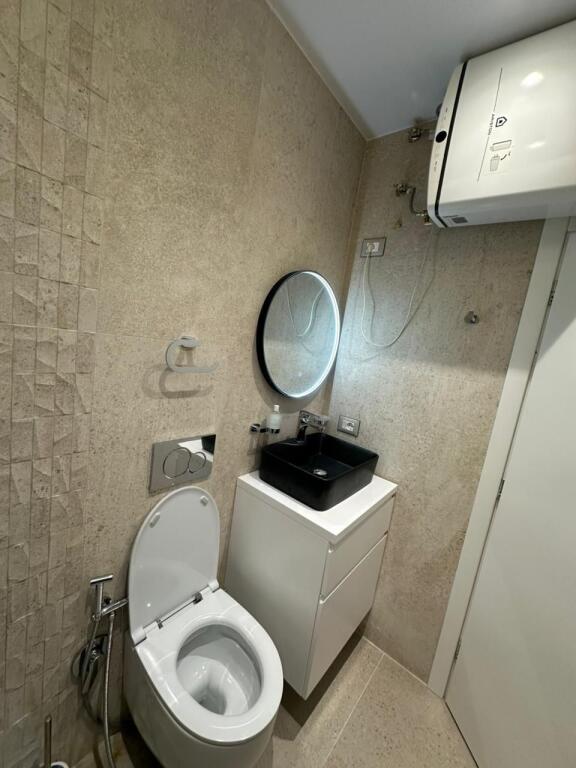 Apartament me qira 2+1+2+3 ballkone te Bulverdi Migjeni , Astir