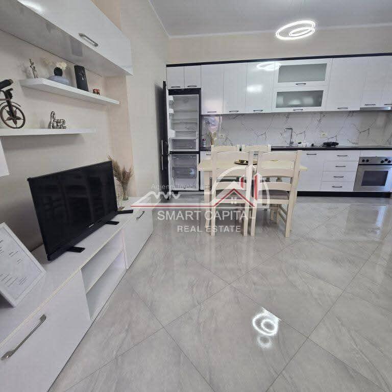 APPARTAMENTO IN AFFITTO AL RETRO DEL KALLDREMI VLORE!