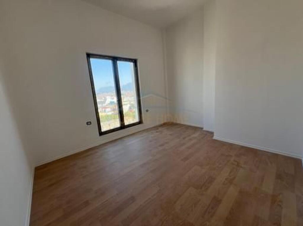 For sale, Penthouse 3+1+2, Barrikadave Street, Tirana.