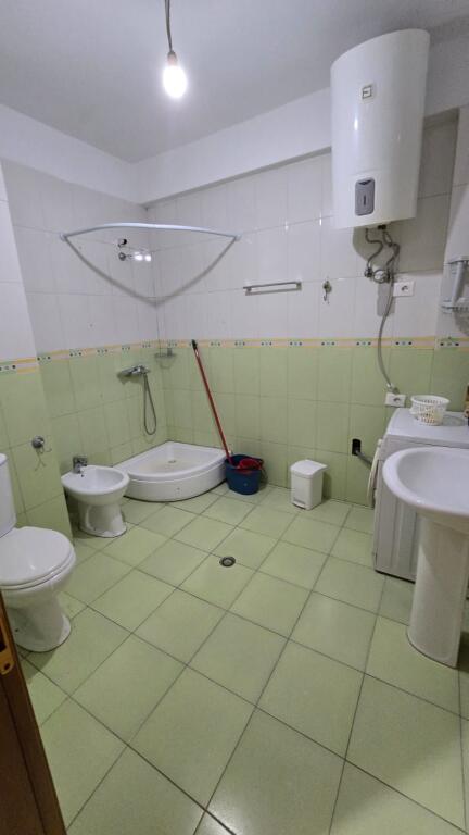 Affittasi appartamento 2+1+2 – Vicino al Centro Kristal!!!