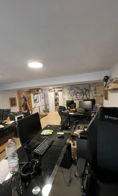 Ufficio in Affitto – Via Sulejman Delvina!!!