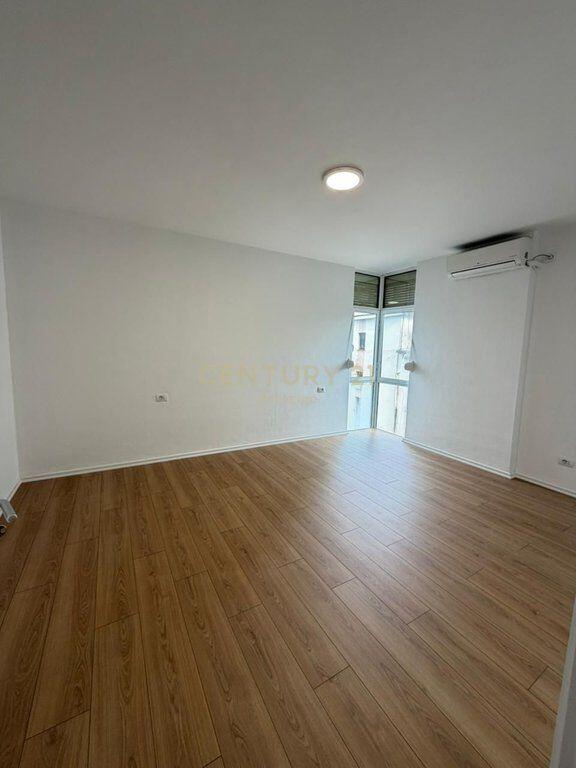 APARTAMENT 3+1+2 ME QIRA, TEK ISH-EKSPOZITA, TIRANE!