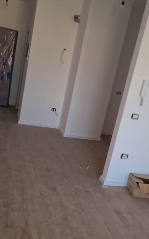 UFFICIO IN AFFITTO 106 M2 VIA BARRICATE 80.000 LEKE