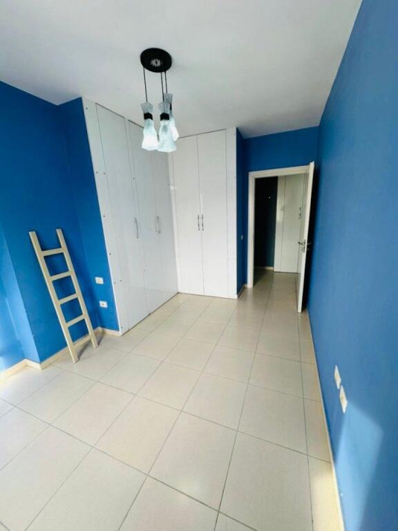 Vendesi in vendita appartamento 2+1 ad Astir