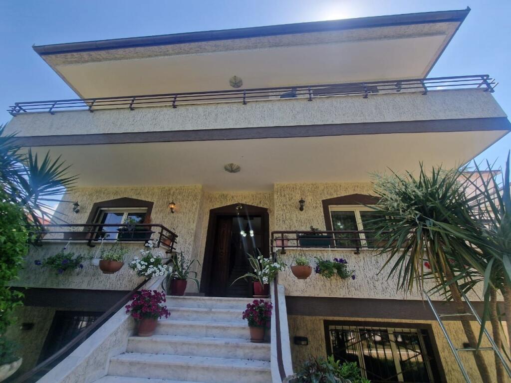 VILLA IN AFFITTO SELITE