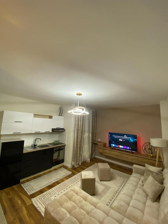 Jepet apartament me qera 1+1