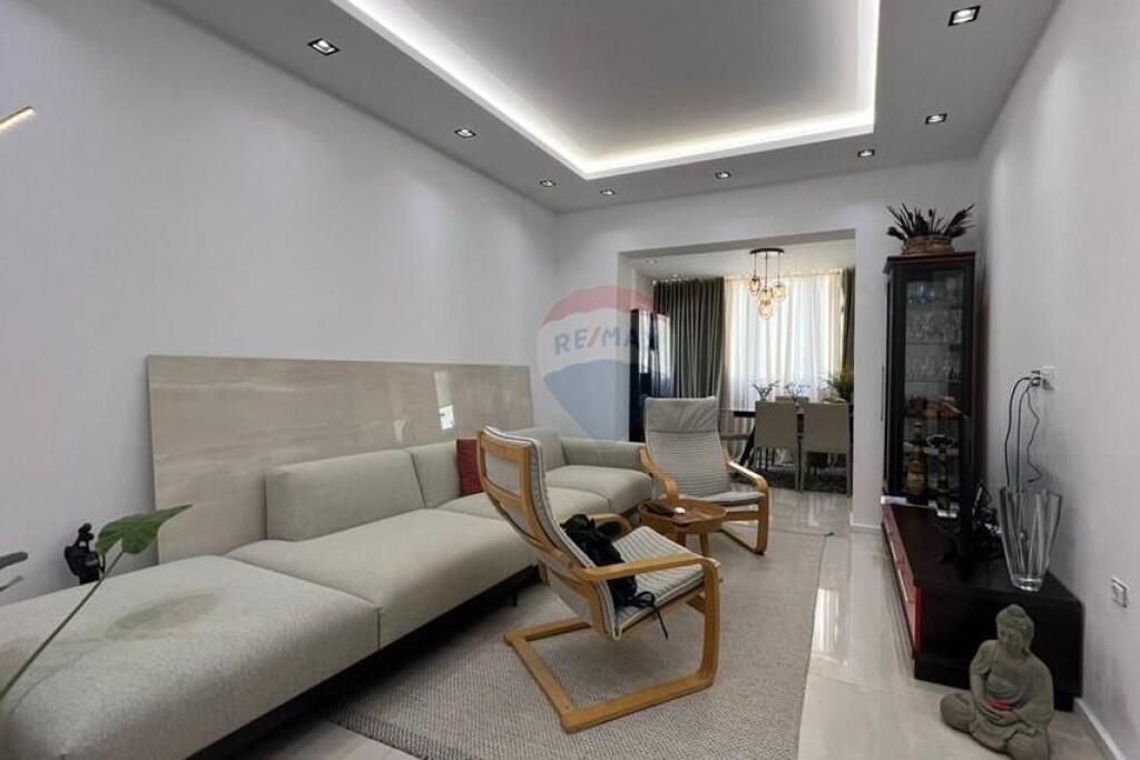 Appartamento In Affitto Piazza Skenderbej, Tirana