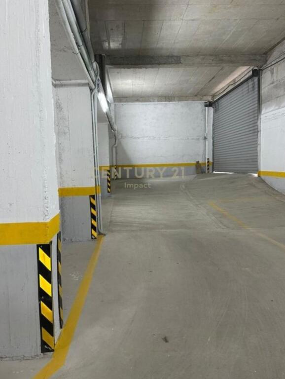 🌟 Jepet me Qira – Parkim i Gjerë 1 257 m² në Shkozë