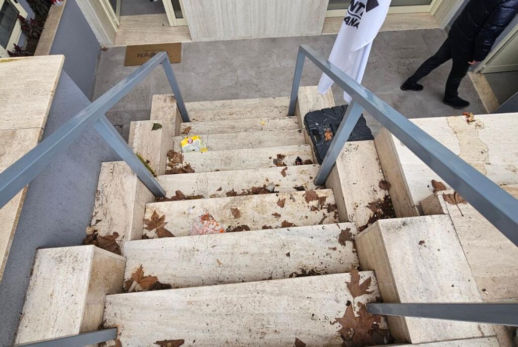 Tek Vasil Shanto Jepet me Qira Ambient Biznesi Perfekt Per Biznes Estetikë!