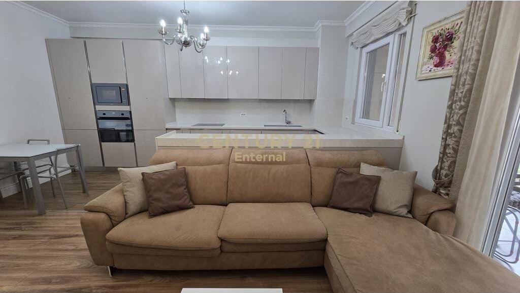 Appartamento 2+1+Garage in affitto al Complesso Dinamo 1.000 € /Mese