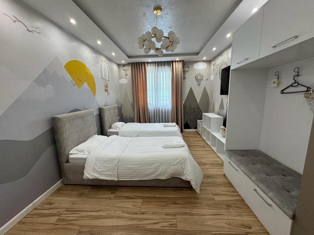 Shitet Apartament 2+1+2