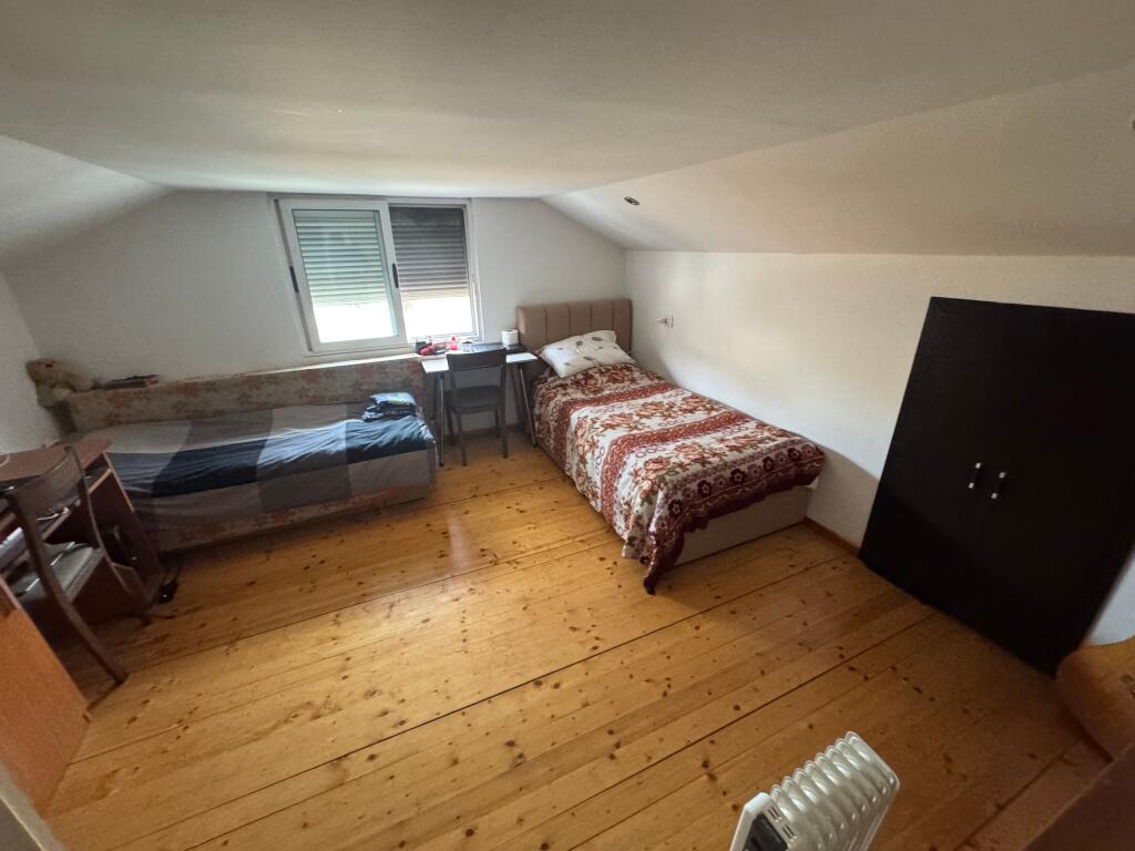Shitet Dublex 3+1+2 Rruga Dibres