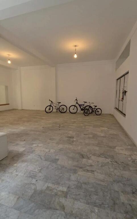 Affittasi ambiente ufficio – Via Bogdanëve