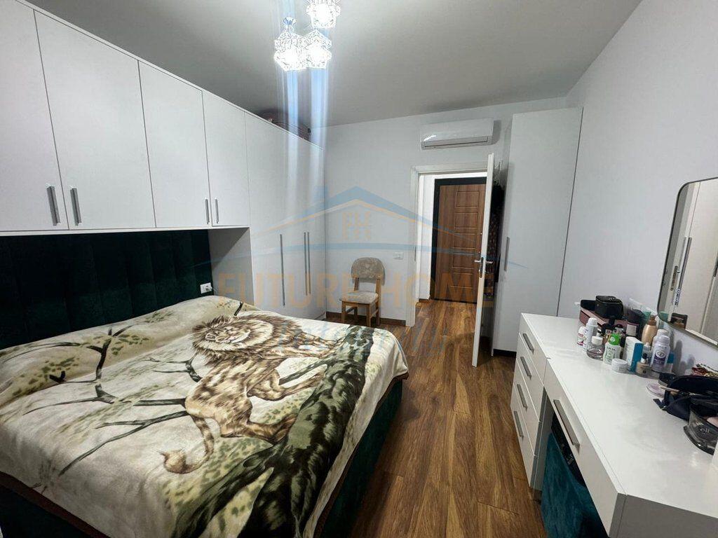 For sale, Apartment 1+1+Veranda, Dibra Street, Tirana