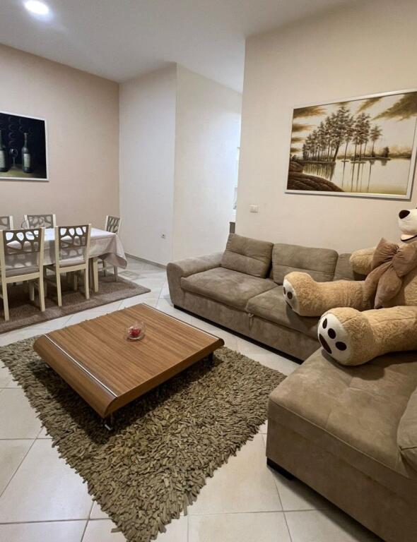 Apartment 1+1, Fresku