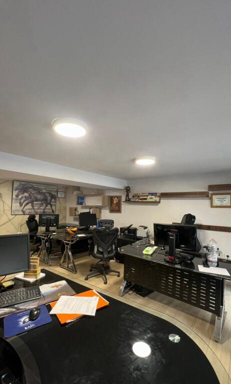Ufficio in Affitto – Via Sulejman Delvina!!!