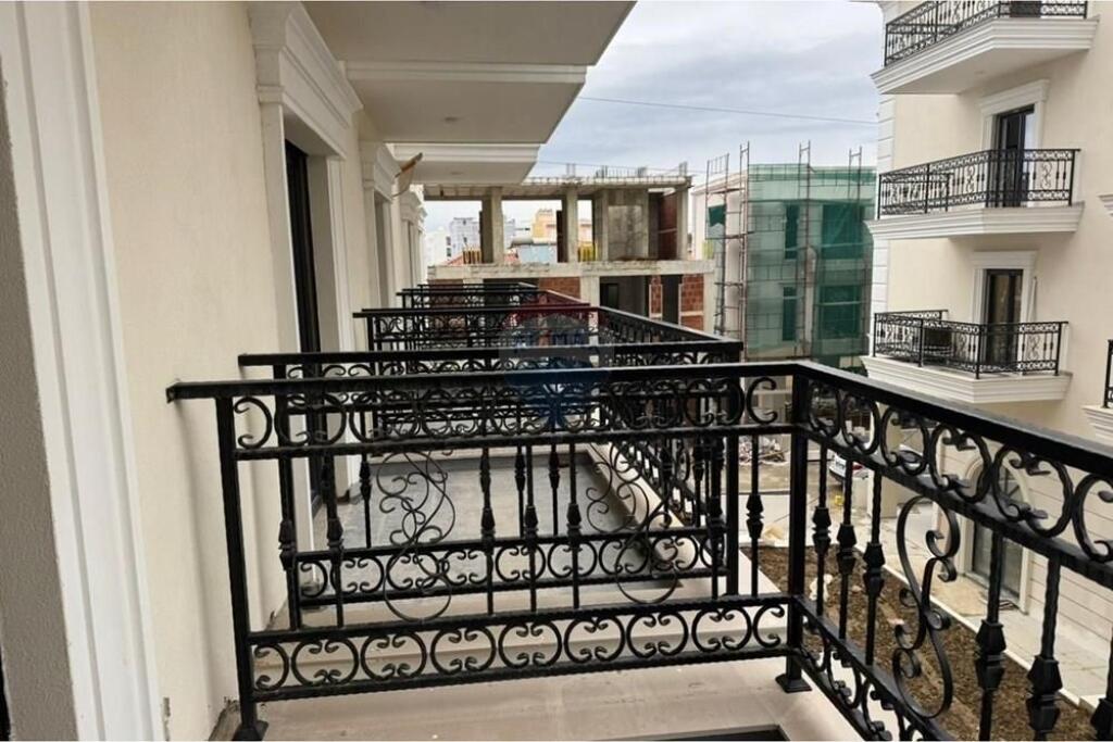 APARTMENT 1+1 FOR SALE AT PORTA TIRANA E RE