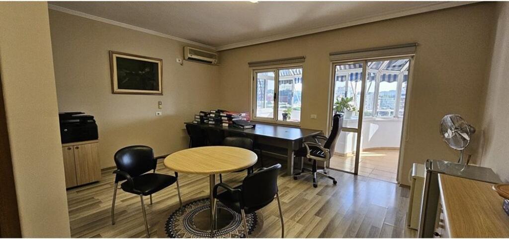 Penthouse - For Rent - Blloku, Tirana