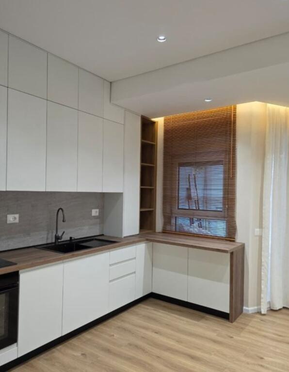 🌟 In Affitto – Appartamento 1+1 con Parcheggio in Ali Demi (Residenza Kadiu)