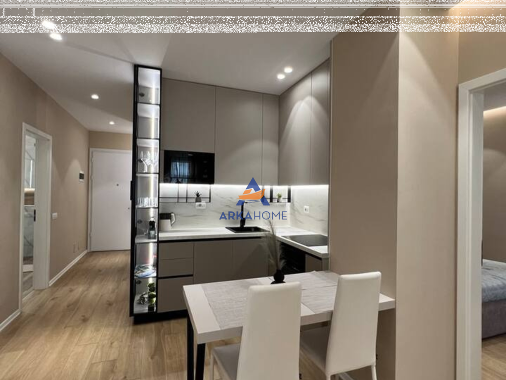 JEPET ME QERA APARTAMENT 1+1+BALLKON "TE RRUGA SIRI KODRA" 600 EURO