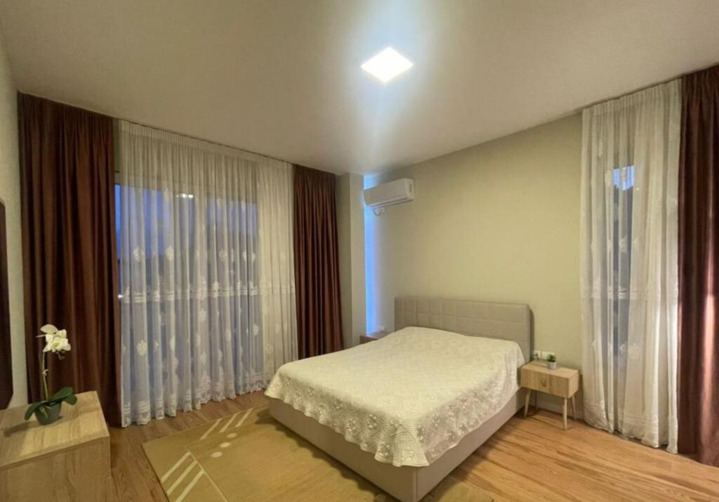 🌟 In affitto – Villa arredata con cortile a Prush, Tirana
