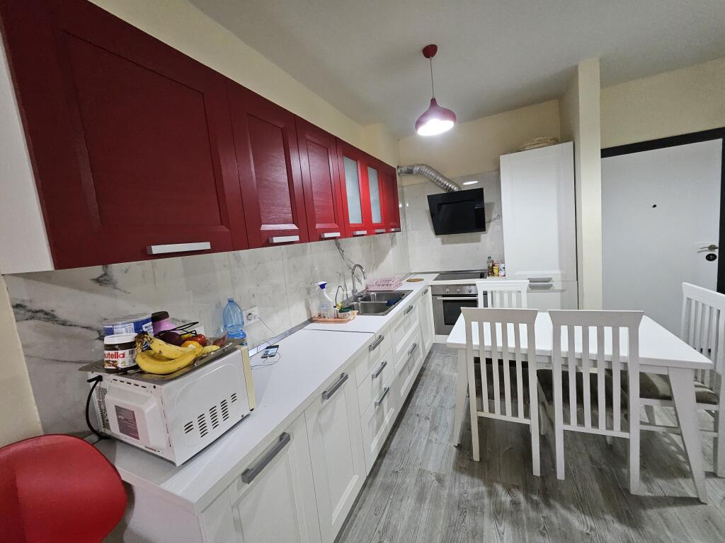 JEPET ME QIRA APARTAMENT 1+1 KOMPLEKSI GOLDEN PARK     APARTAMENTI ME SIP 70 m2, NDODHET NE KATIN E 6
